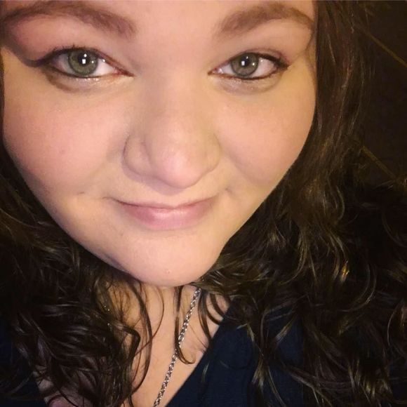 Meet your Posher, Lindsey - Picture 1 of 1